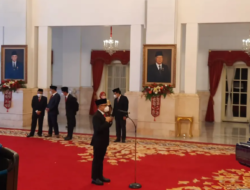 Jokowi lantik Azwar Anas Jadi Menpan-RB Gantikan Tjahyo Kumolo