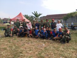 Keharmonisan anggota TNI dan masyarakat untuk perbaikan sarana di wilayah Binaan