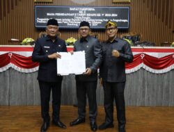 Rapat Paripurna Tetapkan Raperda Penataan Pusat Perbelanjaan dan Toko Swalayan
