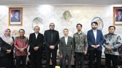 Wakil Ketua DPRD Jawa Barat menerima kunjungan delegasi IUETO yang dipimpin oleh Nur Muhammad untuk membahas isu kemanusiaan dan potensi kerja sama Indonesia-Turki.