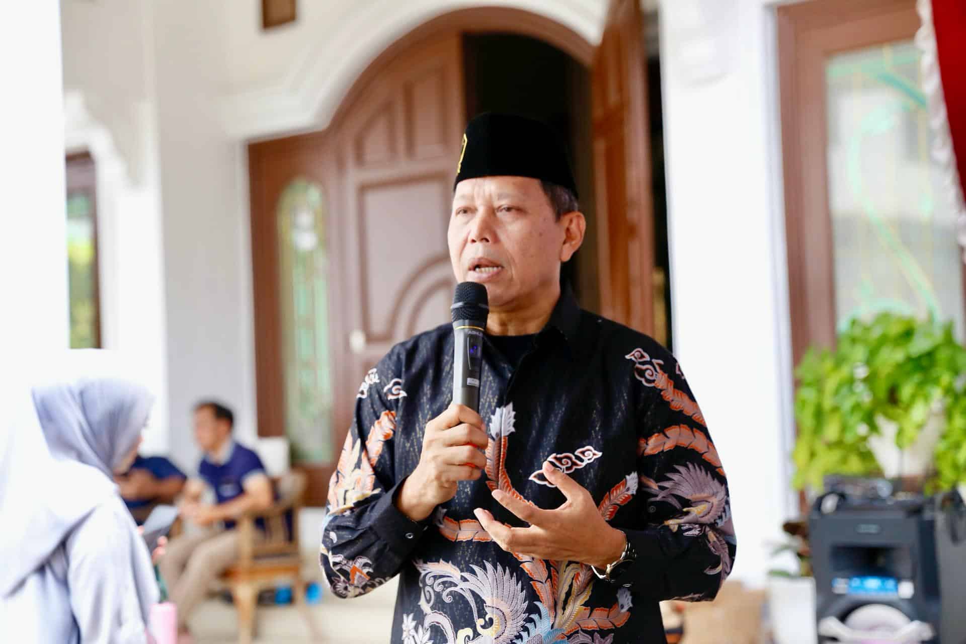 Daddy Rohanady saat menyosialisasikan Perda No. 4 Tahun 2023 tentang Perlindungan dan Pengelolaan Lingkungan Hidup di Kabupaten Cirebon.