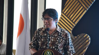 Rafael Situmorang saat menjadi narasumber utama dalam acara Hubungan Internasional on Vacation di DPRD Jawa Barat, membahas kerjasama luar negeri Jawa Barat dengan berbagai provinsi di dunia.